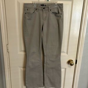 Signature By Levi’s Women’s Jeans! Size : Medium